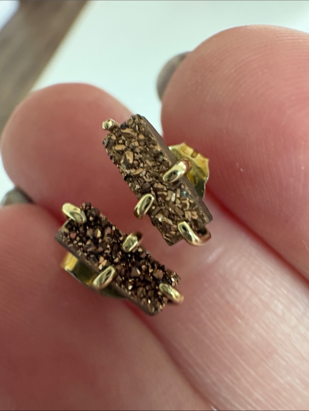 Gold-Tone Stud Earring with Dark Brown Sparkle Accent